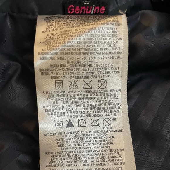 Volcom Snowboard Jacket - Picture 9 of 9